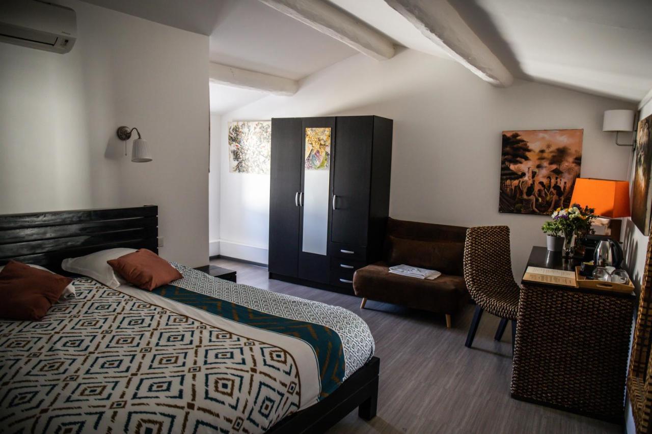 Auberge Sainte Marguerite La Garde  Bagian luar foto