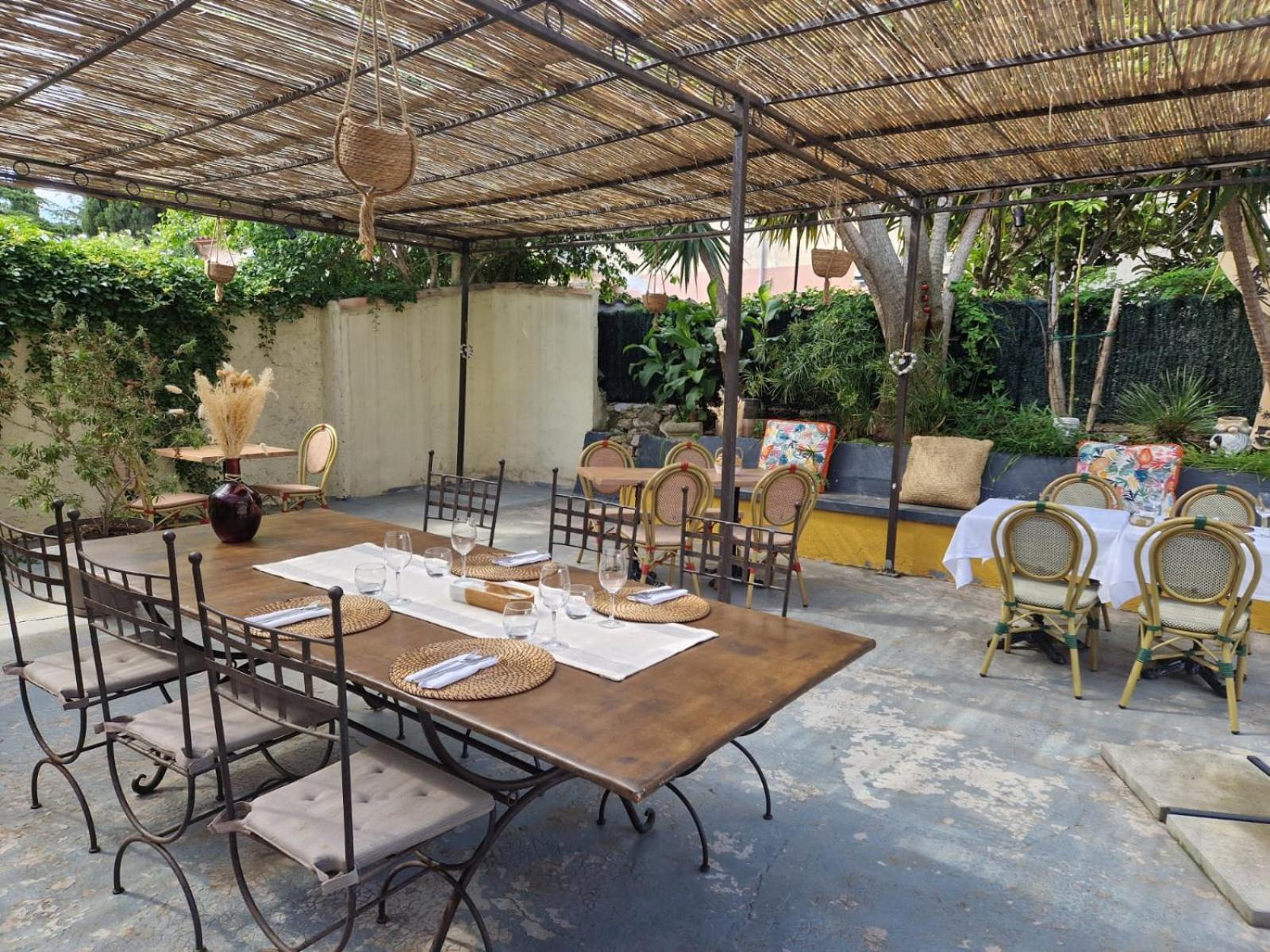 Auberge Sainte Marguerite La Garde  Ruang foto